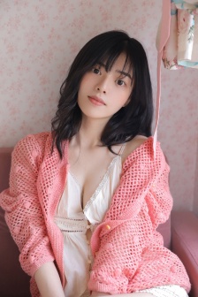 办公室的超短裙女教师美女